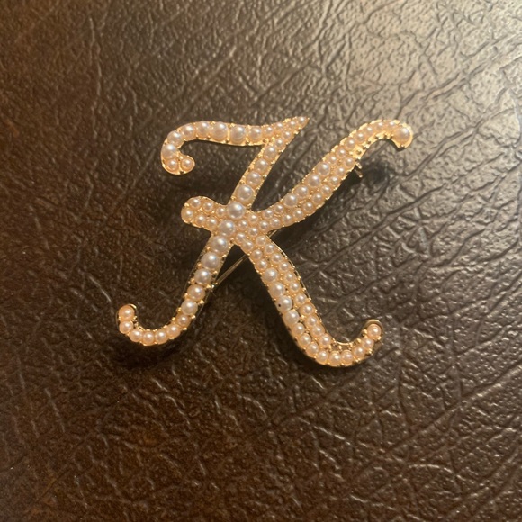 Jewelry - Initial “K” monogram pearl brooch
